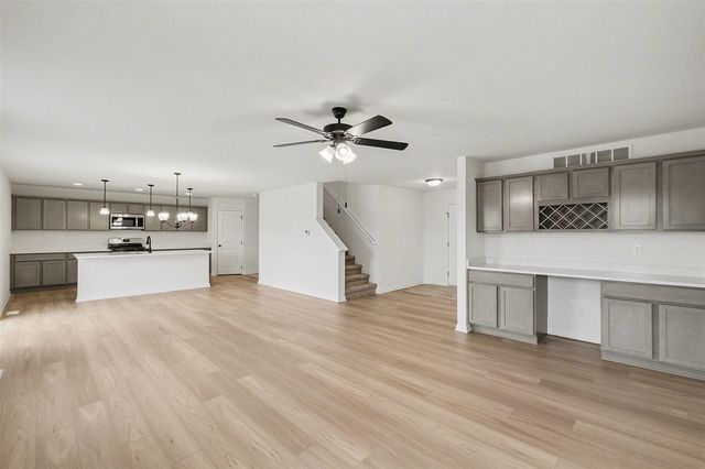 2231 Champion Lane, Burton, MI 48519