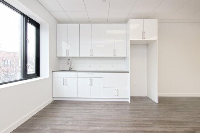 18-31 42nd Street, Astoria, NY 11103