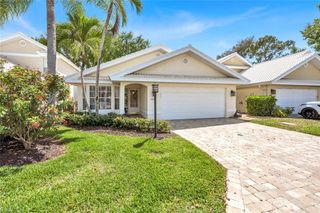 1562 Weybridge CIR 31, Naples, FL 34110