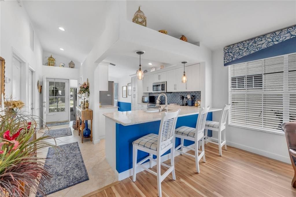 1562 Weybridge CIR 31, NAPLES, FL 34110 — photo 4