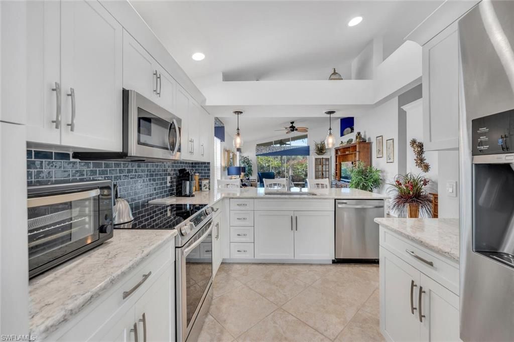 1562 Weybridge CIR 31, NAPLES, FL 34110 — photo 5