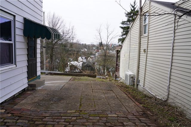 3200 Rothpletz Street, Brighton Heights, PA 15212