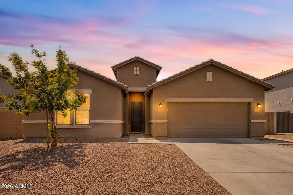 1935 W COOL WATER Way, San Tan Valley, AZ 85144