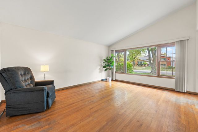 10724 Lawler Avenue, Oak Lawn, IL 60453