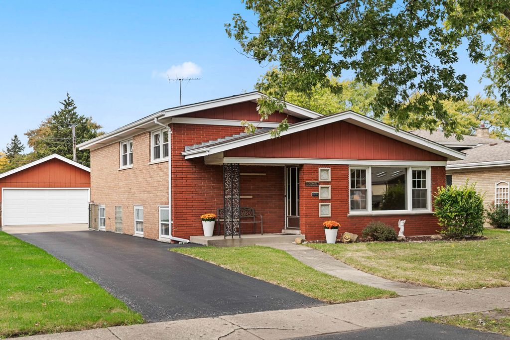 10724 Lawler Avenue, Oak Lawn, IL 60453