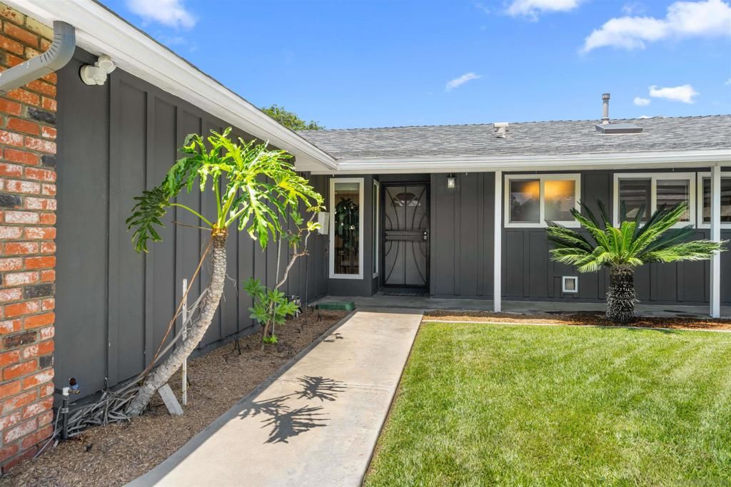 Image 3 of property listing at 8754 Joeve Ct., San Diego, CA 92119