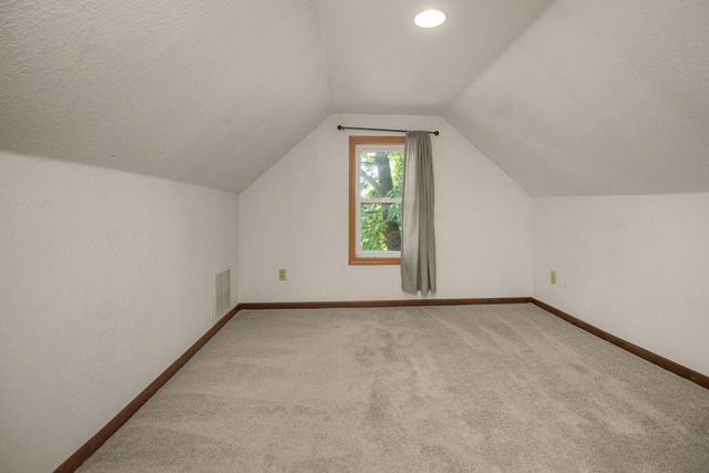 147 Lawson Avenue E, Saint Paul, MN 55117
