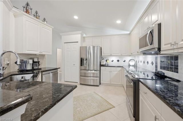 1997 Isla De Palma CIR, Naples, FL 34119