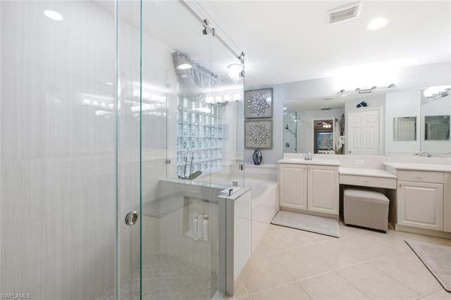 1997 Isla De Palma CIR, Naples, FL 34119