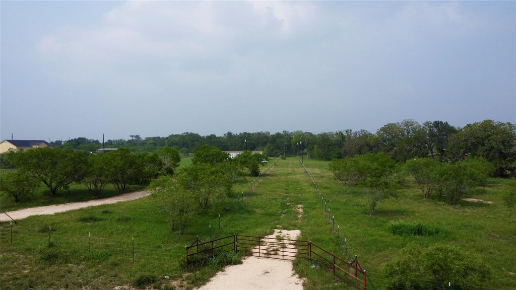 4177 Old Colony Line RD, Lockhart, TX 78644