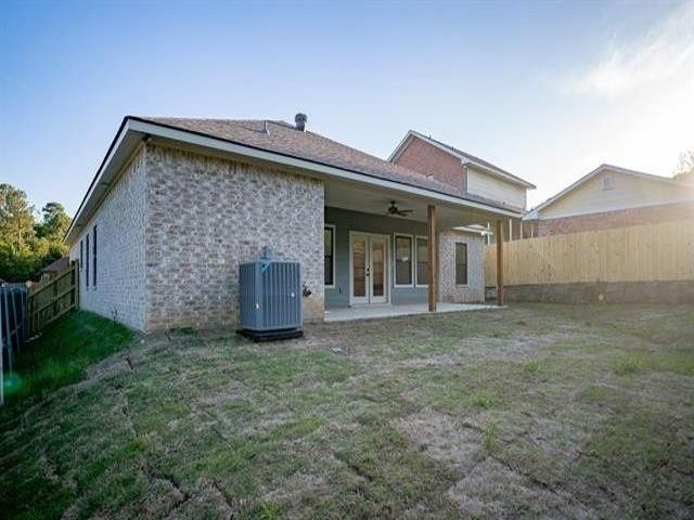 703 Bluebonnet Ln, Marshall, TX 75672