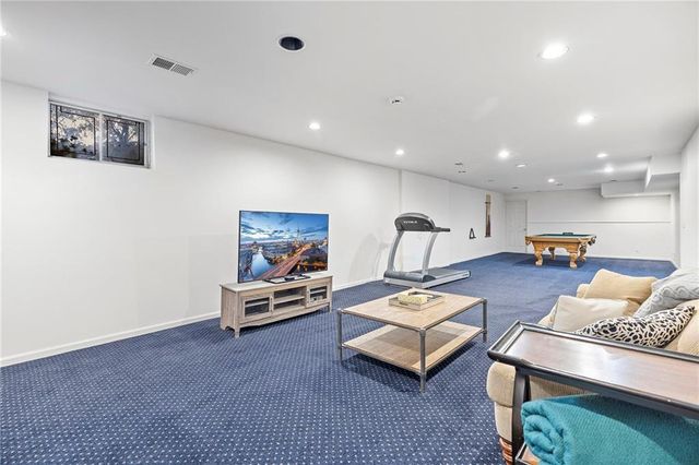 4600 W 126th Street, Leawood, KS 66209