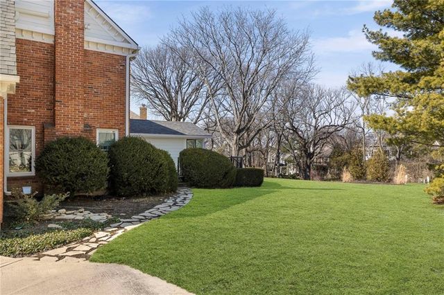 4600 W 126th Street, Leawood, KS 66209