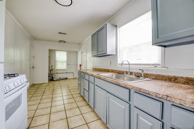 585 Olds Street, Ypsilanti, MI 48198