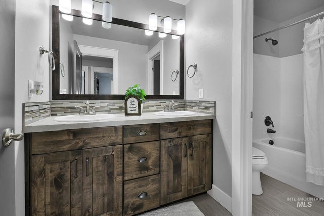 5313 S Tindaris Pl, Meridian, ID 83642