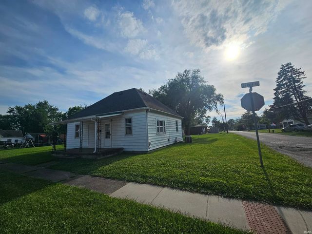 702 S Durbin Street, Bicknell, IN 47512