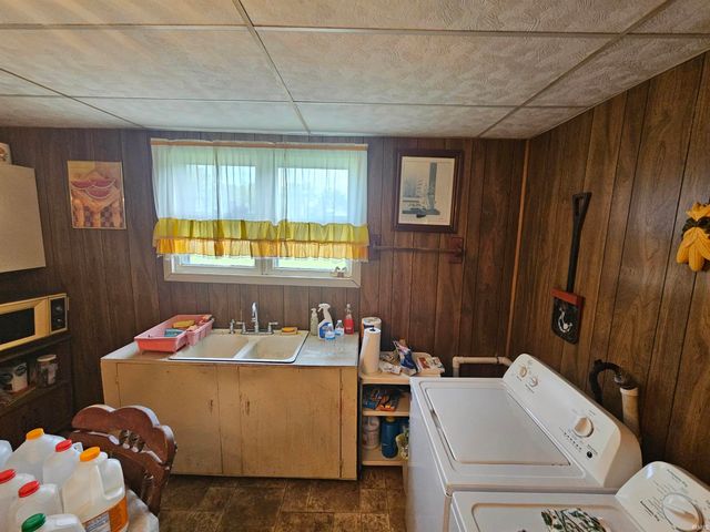 702 S Durbin Street, Bicknell, IN 47512