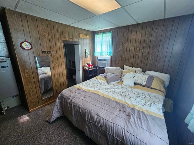 702 S Durbin Street, Bicknell, IN 47512