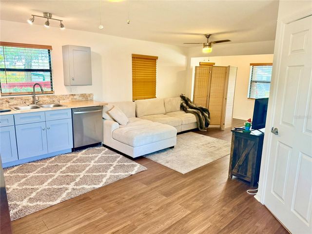 2852 59TH AVENUE N, St Petersburg, FL 33714