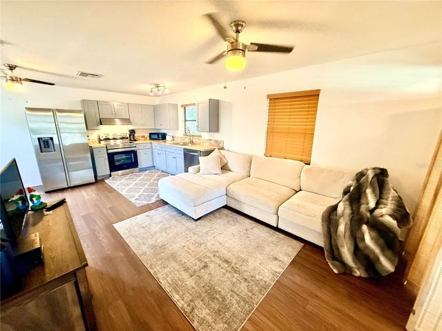 2852 59TH AVENUE N, St Petersburg, FL 33714