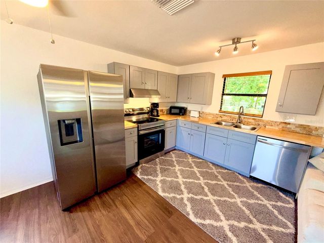 2852 59TH AVENUE N, St Petersburg, FL 33714