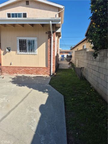 12621 S Hoover South, Los Angeles, CA 90044