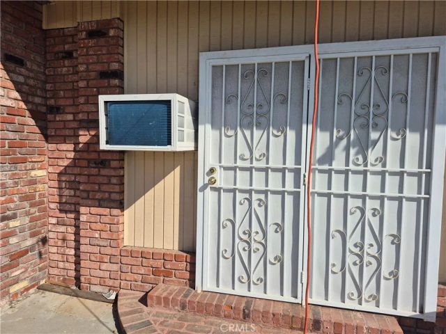 12621 S Hoover South, Los Angeles, CA 90044