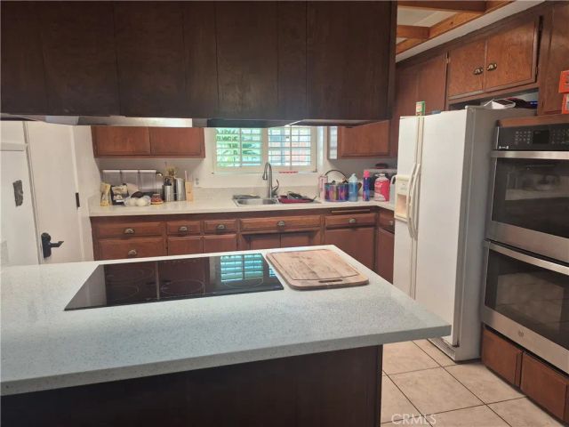 12621 S Hoover South, Los Angeles, CA 90044