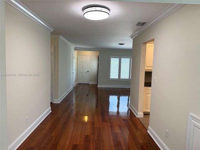 1660 NW 42nd St, Oakland Park, FL 33309