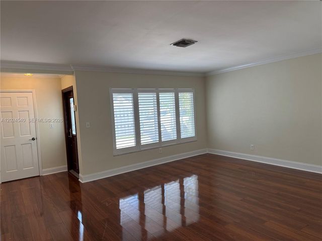 1660 NW 42nd St, Oakland Park, FL 33309