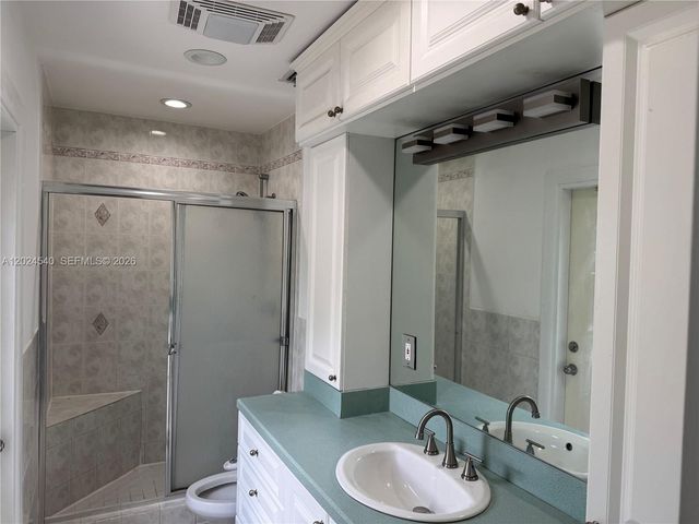 1660 NW 42nd St, Oakland Park, FL 33309