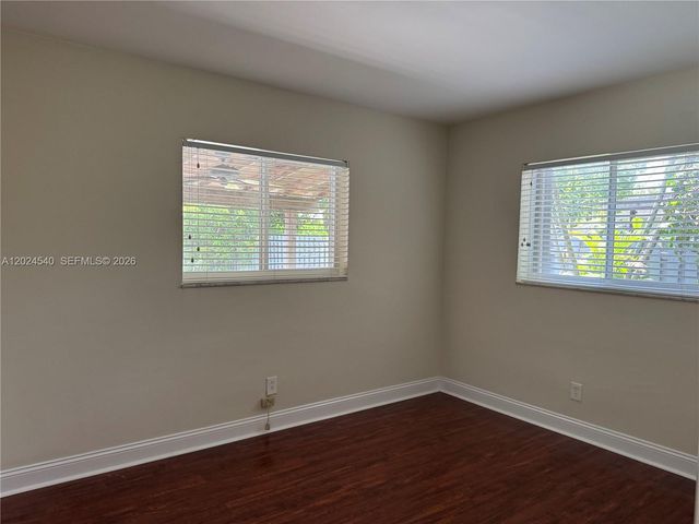 1660 NW 42nd St, Oakland Park, FL 33309