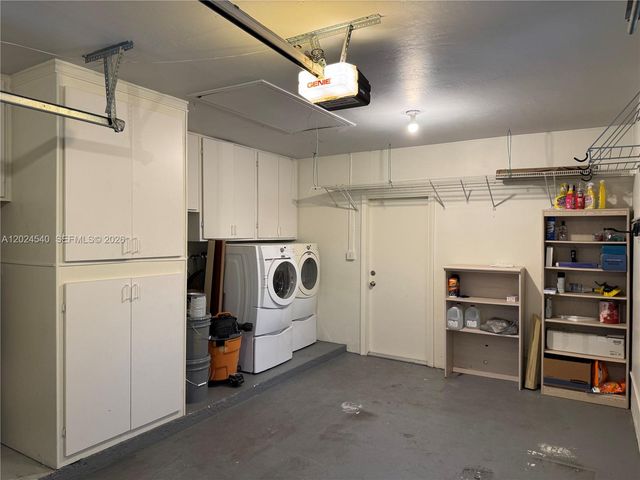 1660 NW 42nd St, Oakland Park, FL 33309