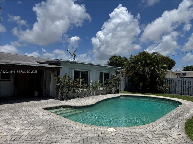 1660 NW 42nd St, Oakland Park, FL 33309