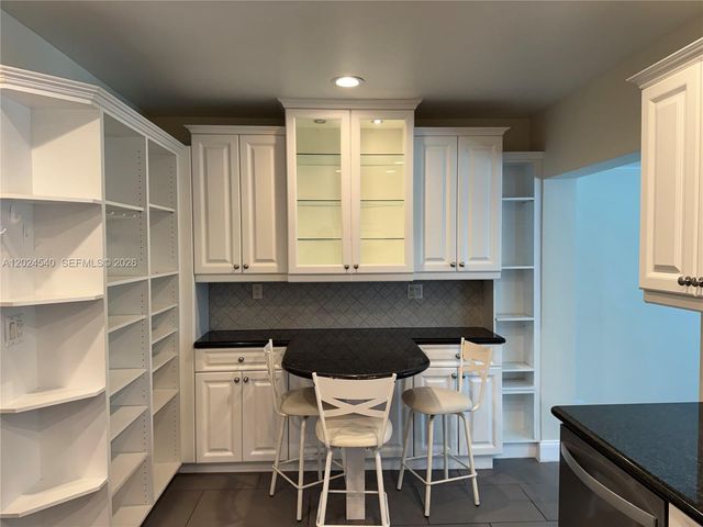 1660 NW 42nd St, Oakland Park, FL 33309