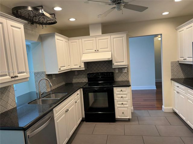 1660 NW 42nd St, Oakland Park, FL 33309
