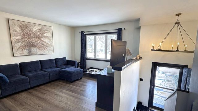 543 Ridge Circle, Streamwood, IL 60107