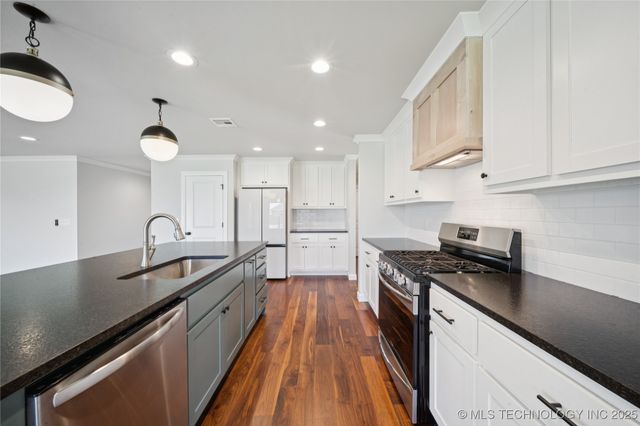 27608 E 109th Street, Coweta, OK 74429