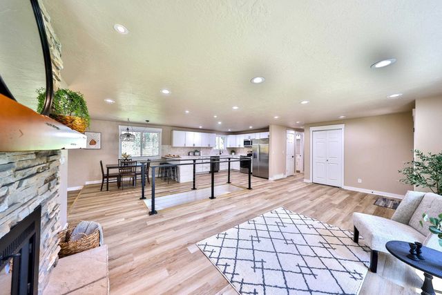 4725 S Bates Rd, Spokane, WA 99206