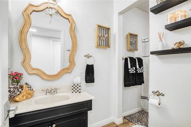 5216 Yarmouth 107, Encino, CA 91316