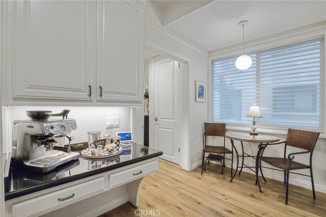 5216 Yarmouth 107, Encino, CA 91316