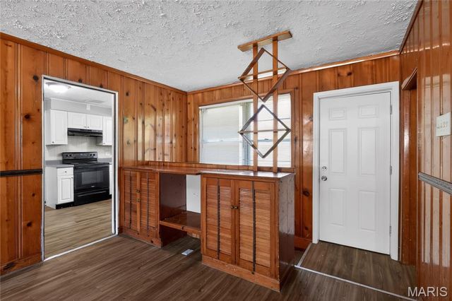 9922 Norwich Drive, St Louis, MO 63137