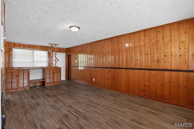 9922 Norwich Drive, St Louis, MO 63137