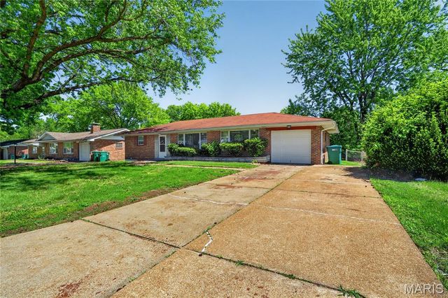 9922 Norwich Drive, St Louis, MO 63137