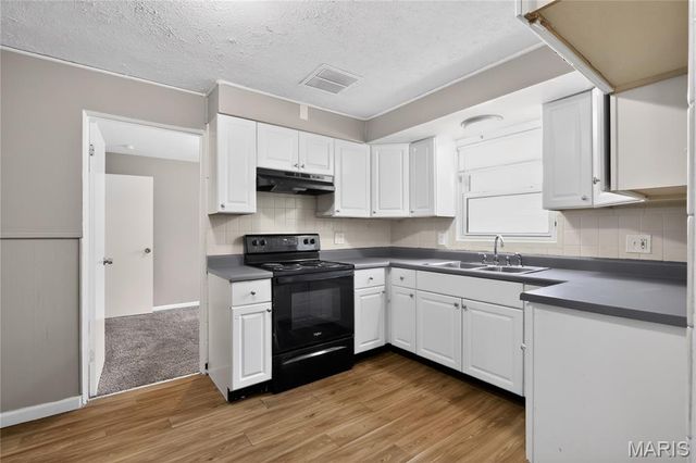 9922 Norwich Drive, St Louis, MO 63137
