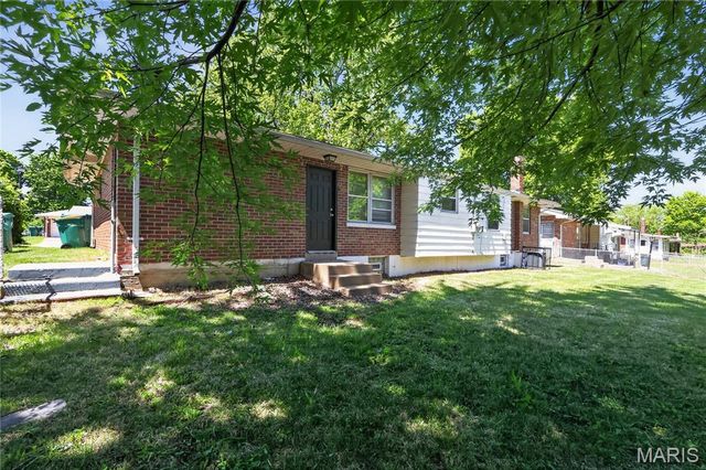 9922 Norwich Drive, St Louis, MO 63137