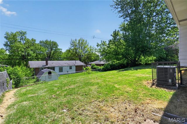 9922 Norwich Drive, St Louis, MO 63137