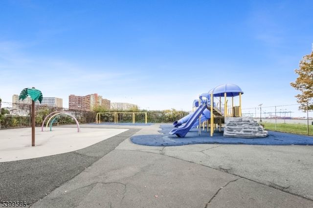 191 W 24th Street B22, Bayonne City, NJ 07002