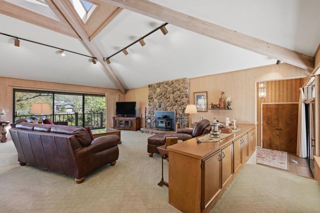 8860 Auburn Valley Rd, Auburn, CA 95602