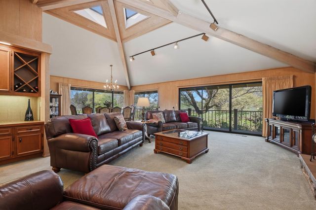 8860 Auburn Valley Rd, Auburn, CA 95602